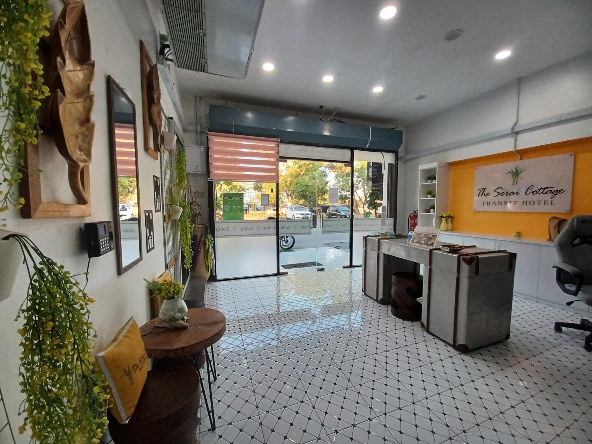Hotel The Serai Transit 3*
